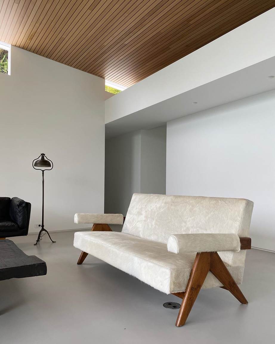 Стильне гніздечко: як виглядає особняк Роузі Хантінгтон-Уайтлі та Джейсона Стетхема в Лос-Анджелесі