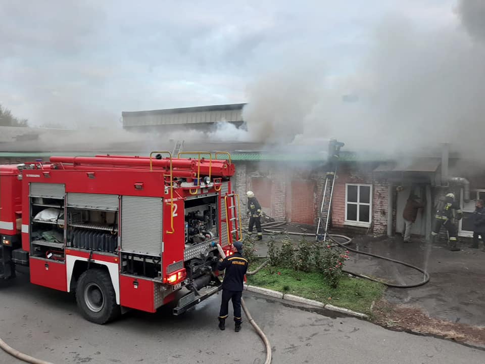 У Дніпрі горів агрегатний завод