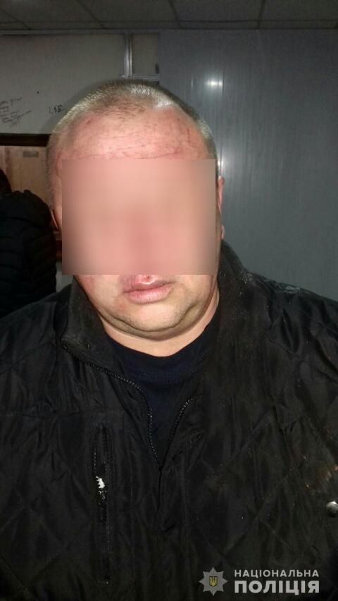 З битою і пістолетом: українець обстріляв сусідів та дитину через феєрверк