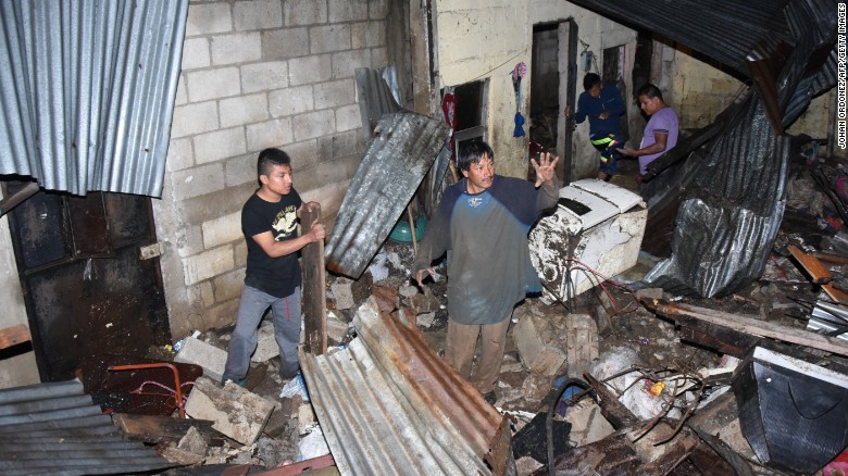 в Гватемали десятки семей остались без крова над головой