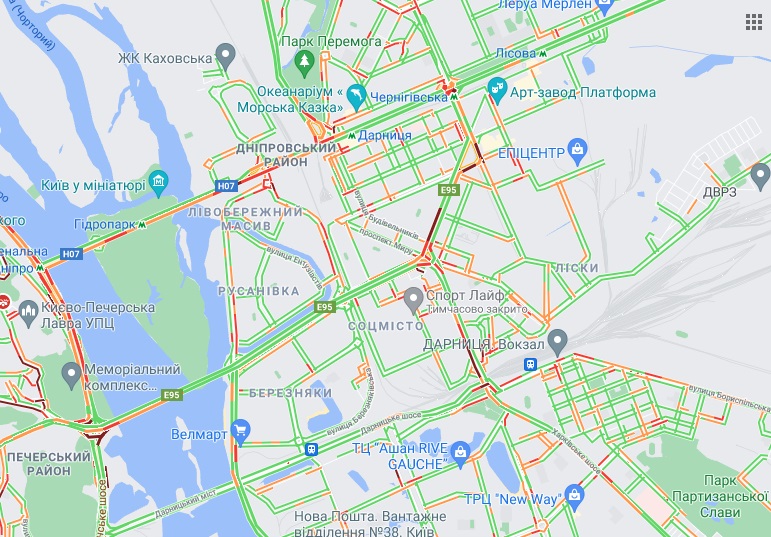 Киев сковали пробки: на каких улицах затруднено движение