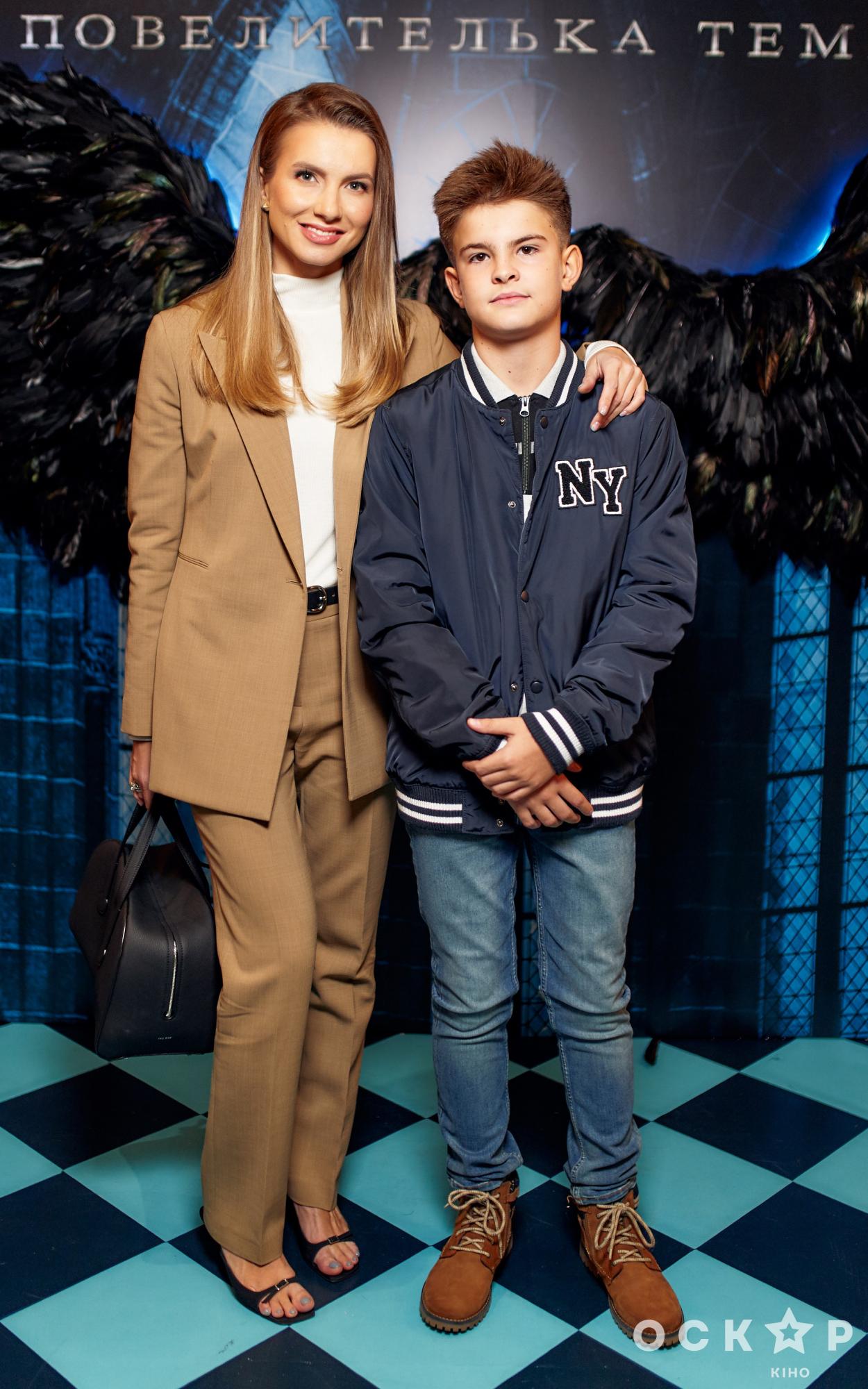 Сумська, Логунова, Завальська та інші зіркові гості на прем'єрі фільму "Малефісента 2" в Києві