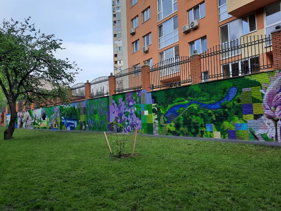 У Києві відкрили найдовший мурал в Україні: неймовірні фото