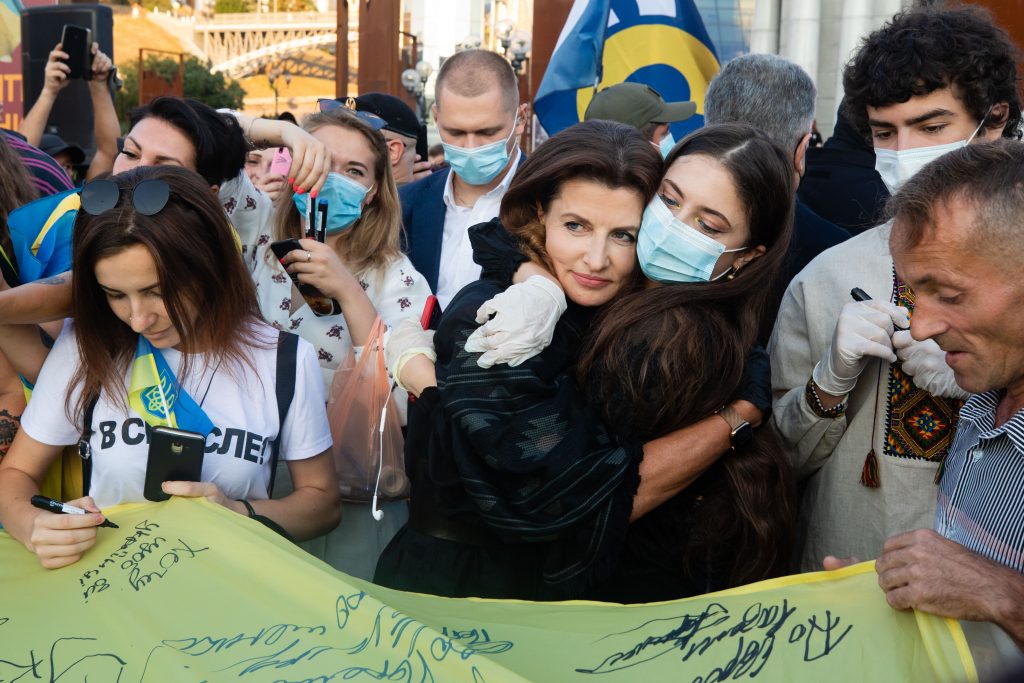 Наш стяг гуртує українців по всьому світу, - Порошенко