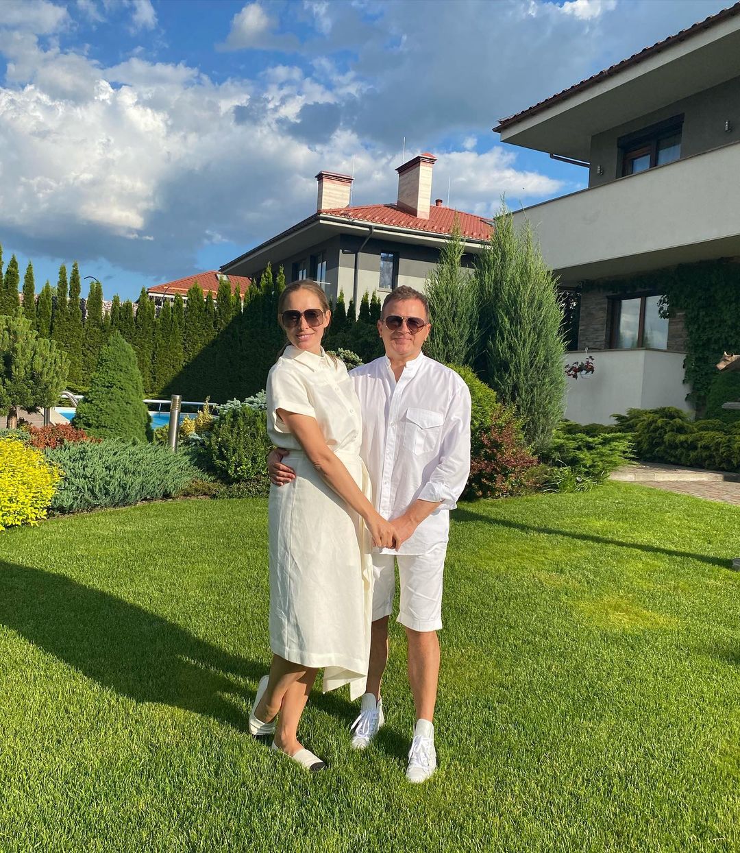 Віє щастям: Юрій Горбунов зворушив ніжним фото з вагітною дружиною