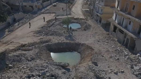 після вибуху бункерних бомб залишаються величезні руйнування і дірок