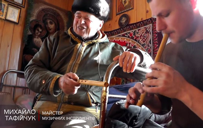 "Казкові канікули": група KAZKA мила слона і откапывала зі снігу Жигулі