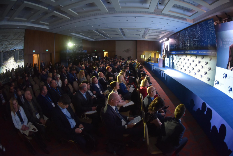 У Києві розпочався Міжнародний саміт мерів