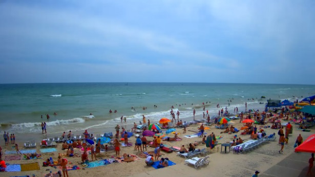 На Азовському морі сильно зіпсувалася погода: у мережі показали відео шторму