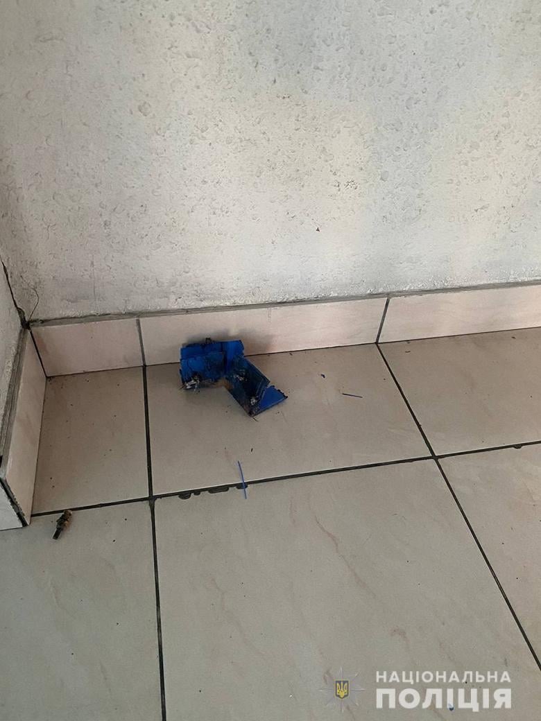 У відділеннях "Нової пошти" у Києві та Одесі підірвали саморобні бомби: фото з місця НП