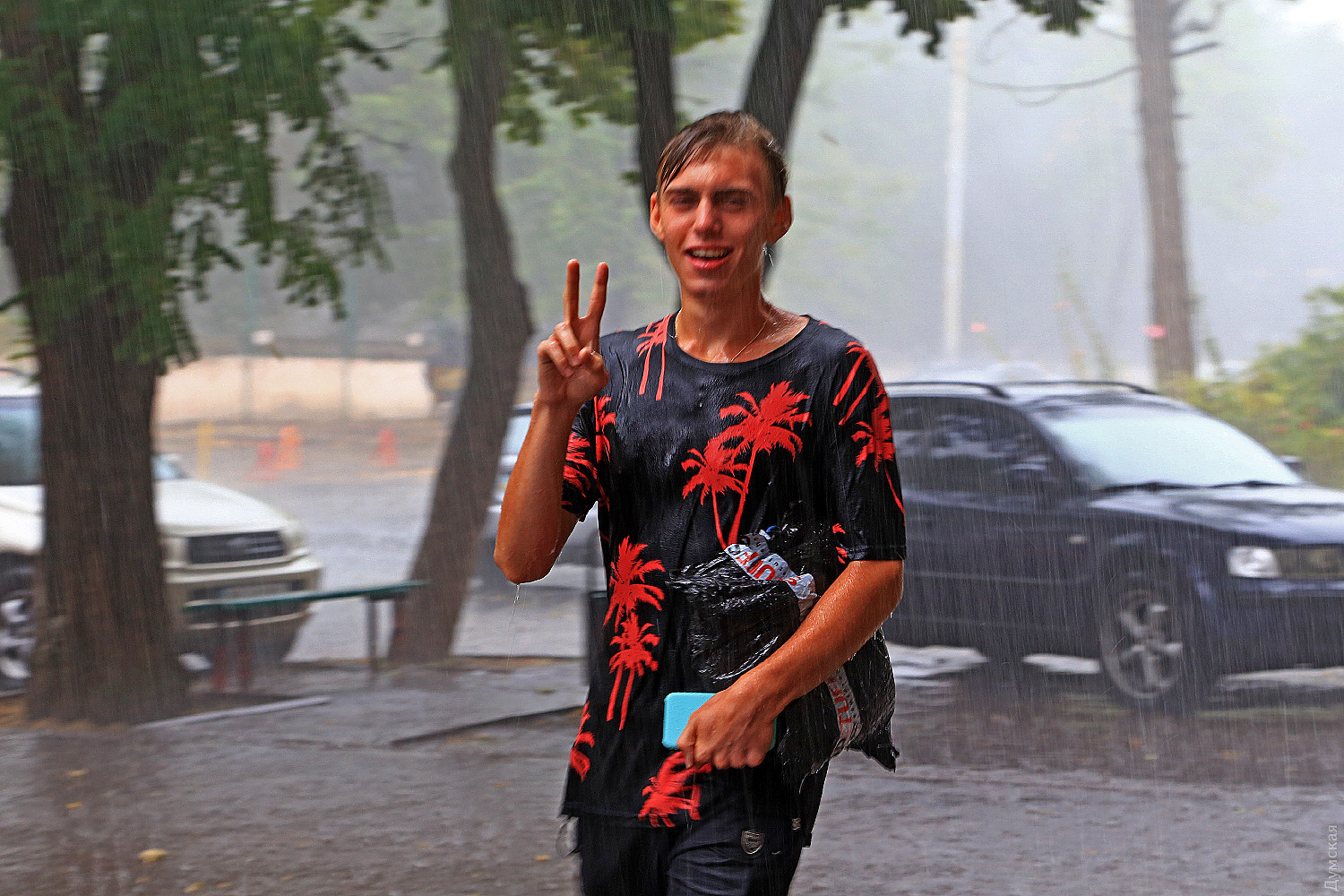 Одесса ушла под воду после мощного ливня: видео последствий стихии