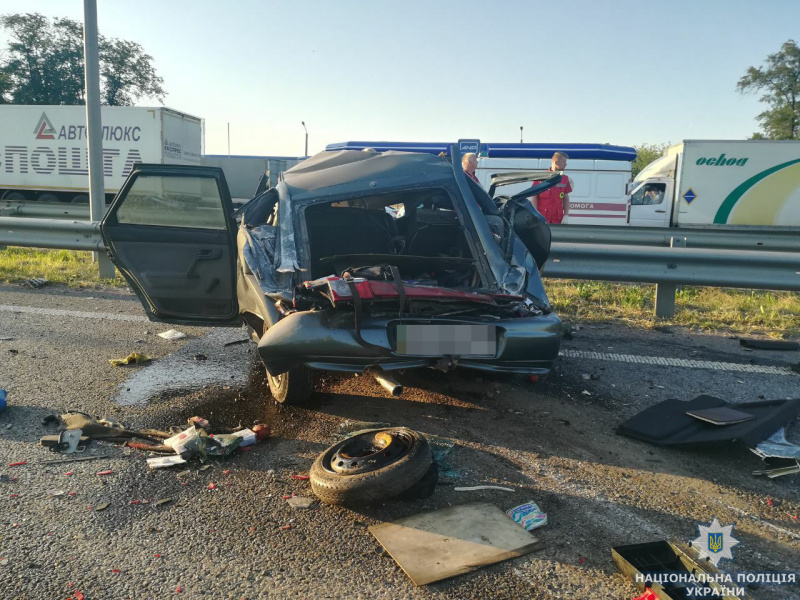 Поліція розшукує водія вантажівки, який спричинив аварію з двома загиблими