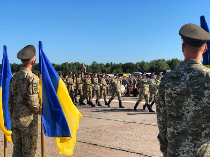 В параде ко Дню независимости в Киеве примут участие 4,5 тыс. военных, - Полторак