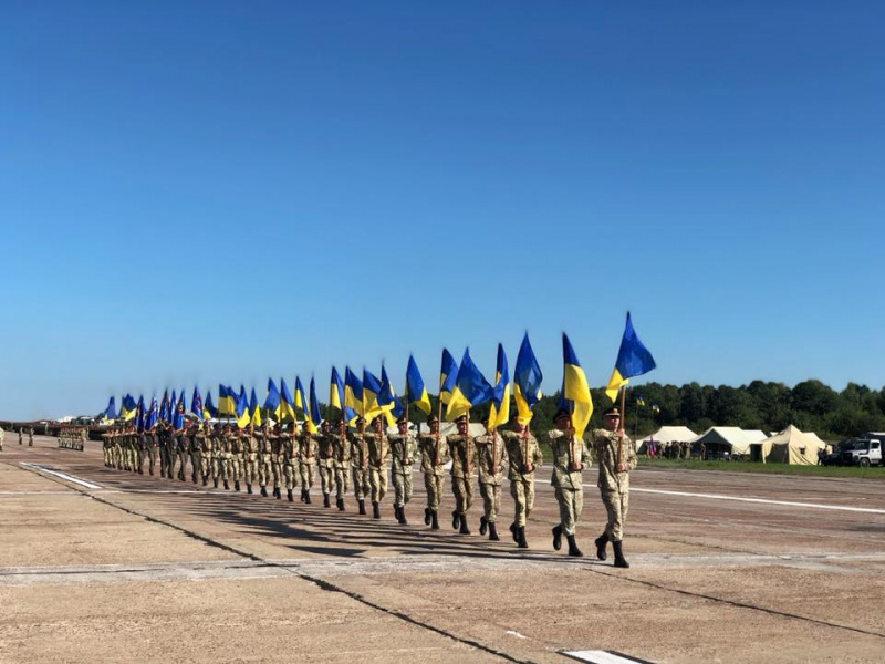 В параде ко Дню независимости в Киеве примут участие 4,5 тыс. военных, - Полторак