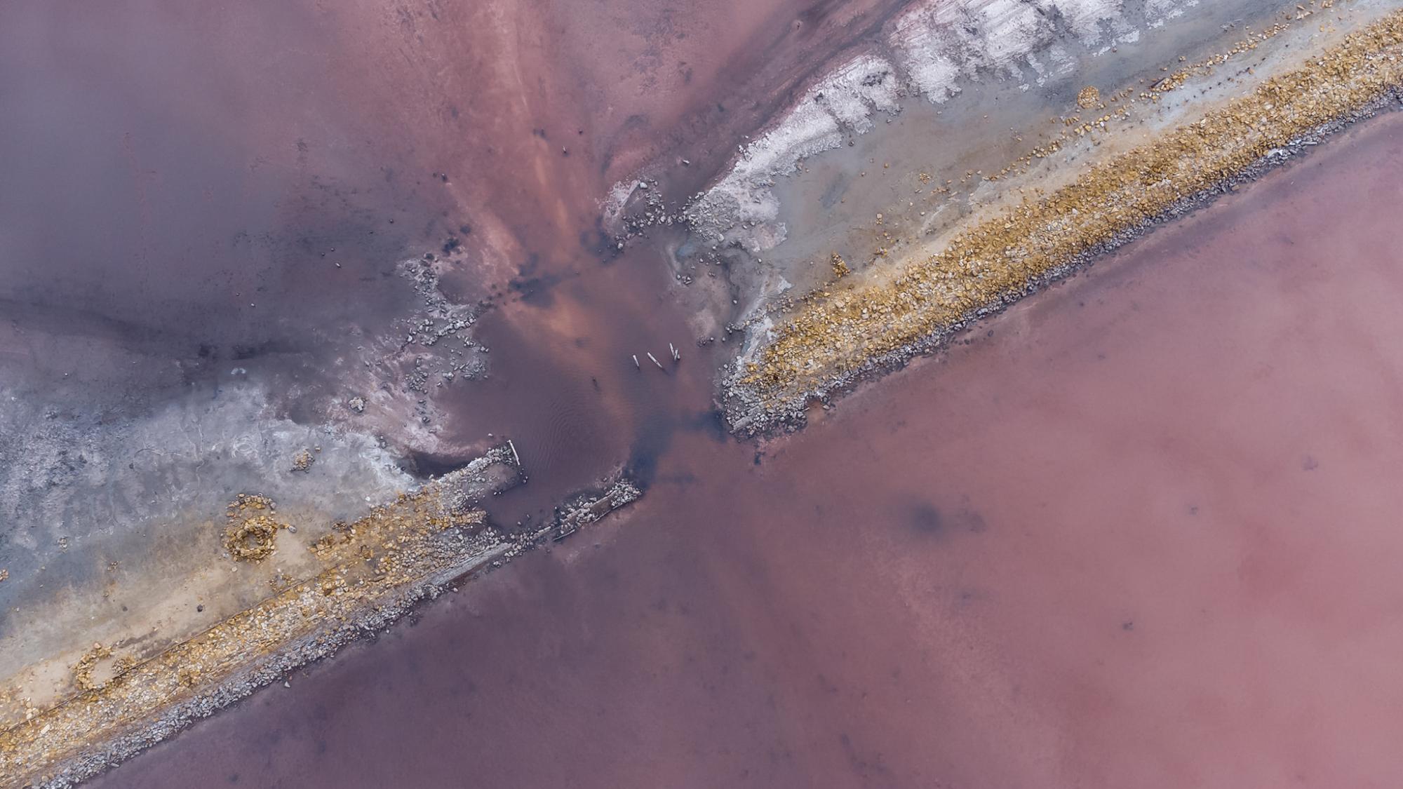 В Україні знайшли "марсіанські пейзажі": у ці фото складно повірити