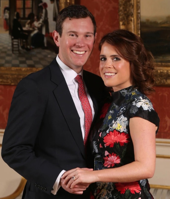 Елизавета II в девятый раз стала прабабушкой: первое фото новорожденного