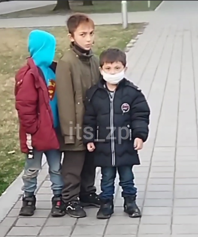 В Запорожье детишки 5-8 лет вынесли кассу магазина: были в медицинских масках