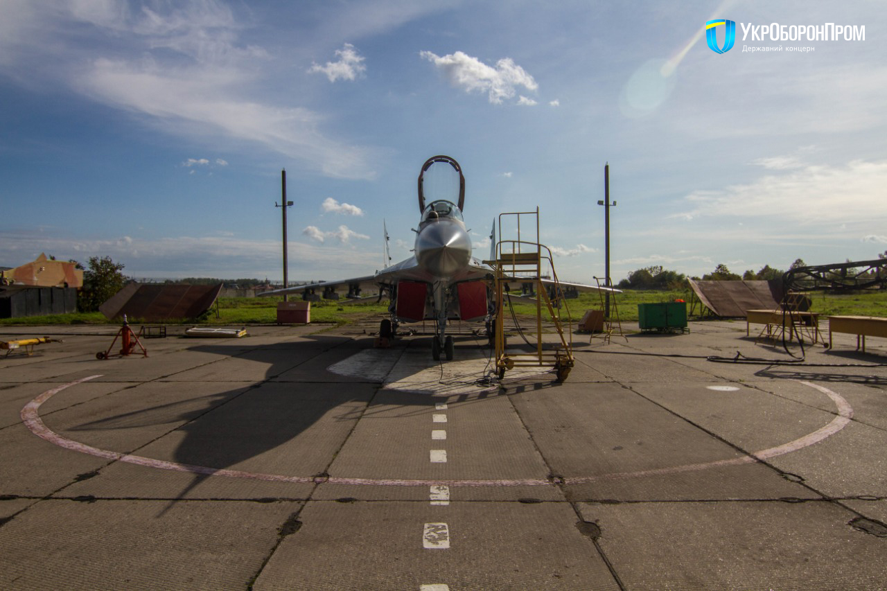 Украинская армия получила мощный модернизированный истребитель: яркие фото