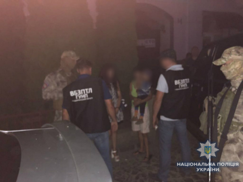 В Мукачево поліція затримала жінку, яка намагалась продати власну дитину