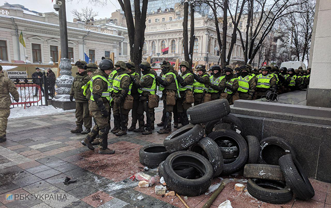 Під Радою відбулися сутички (відео)