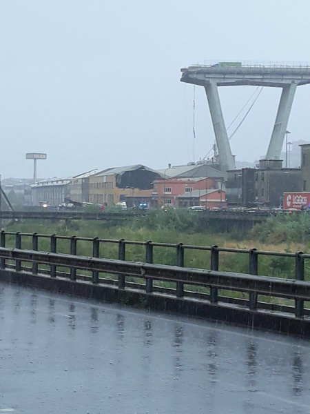 В Италии обрушился мост: погибли по меньшей мере 20 человек