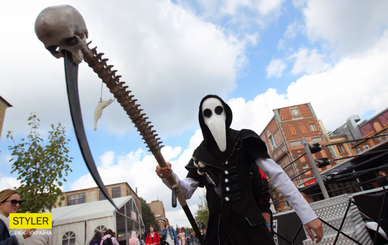 Звезда "Властелина колец", яркие образы и море эмоций: как прошел фестиваль Comic Con в Киеве (фото)