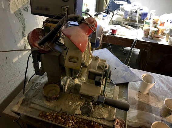 У Житомирській області поліція ліквідувала цех по обробці бурштину