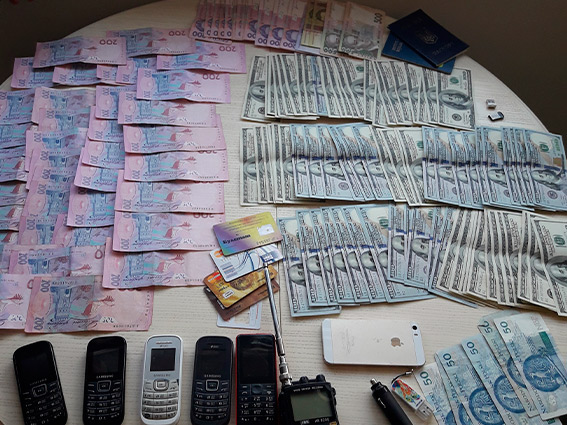 У Чернівцях викрито ОЗГ, що займалася контрабандою наркотиків