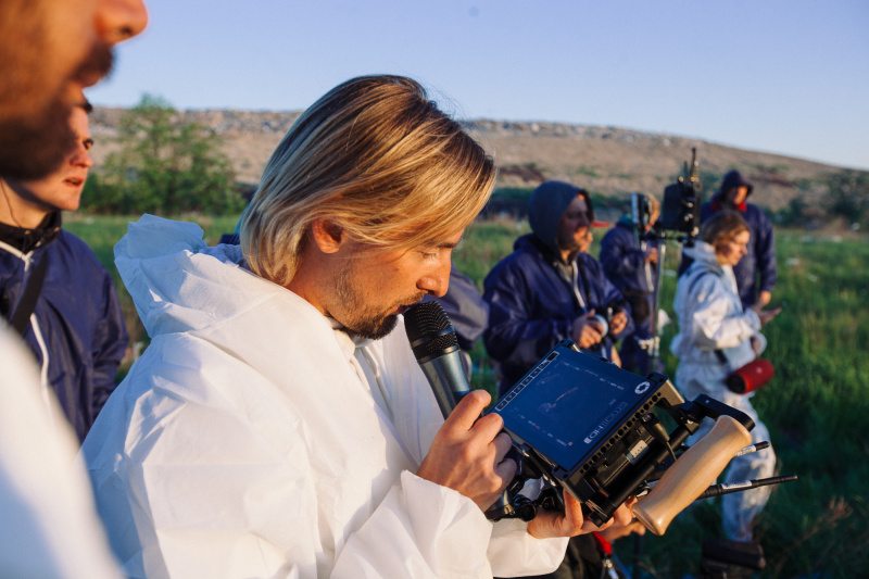 "Сміттєзвалище і пластикові пакети": ONUKA та Алан Бадоєв презентували новий яскравий кліп