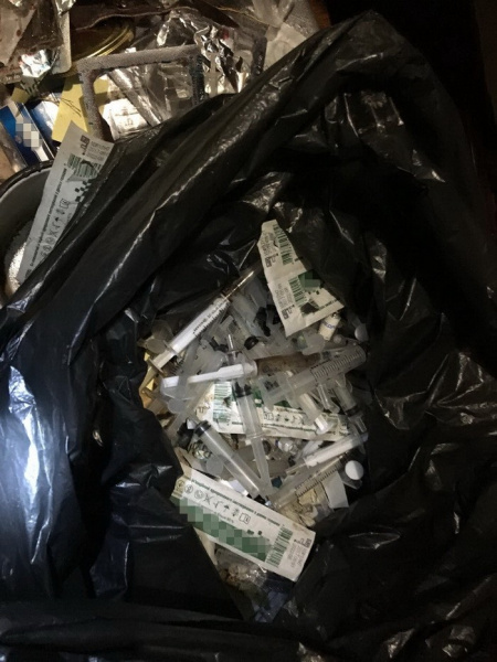 СБУ затримала наркоугрупування, до складу якого входили працівники Нацполіції