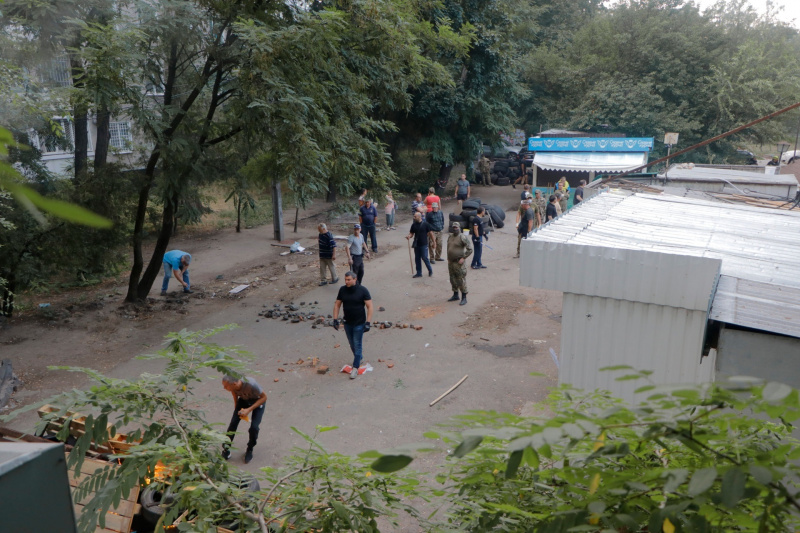 У Дніпрі сталася бійка з муніципальною вартою у зв'язку зі знесенням МАФів