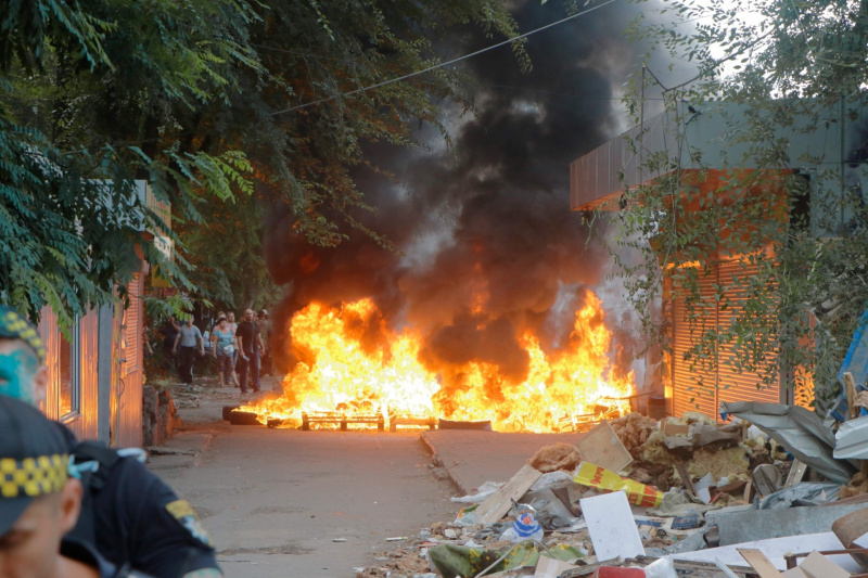 У Дніпрі сталася бійка з муніципальною вартою у зв'язку зі знесенням МАФів