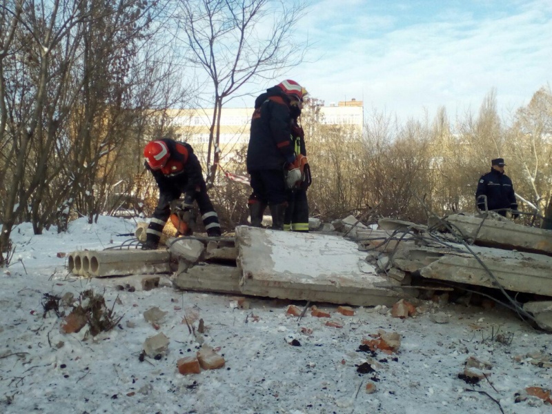 Обвал общежития в Чернигове: расчищено и вывезено свыше 430 кубических метров обломков