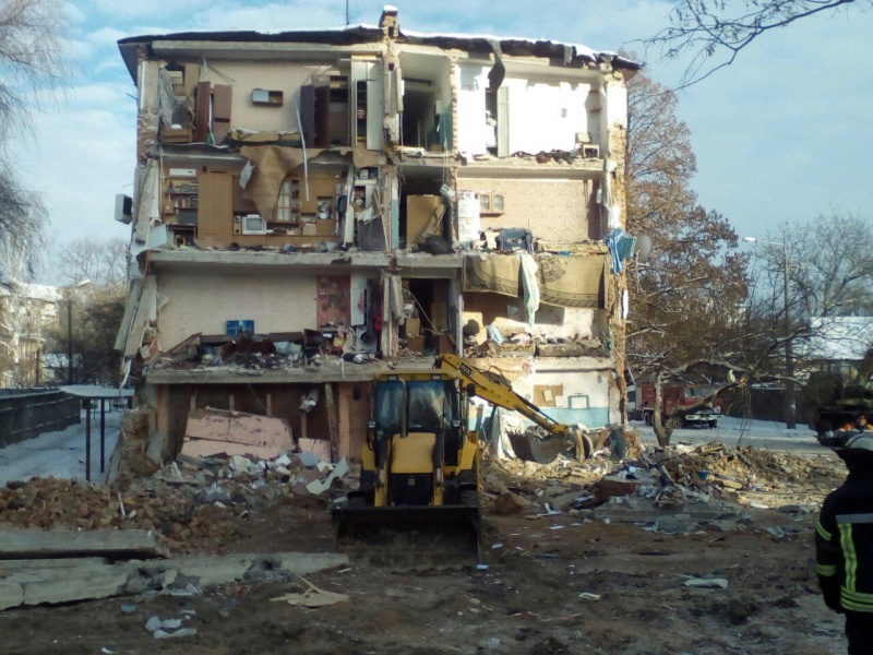 Обвал общежития в Чернигове: расчищено и вывезено свыше 430 кубических метров обломков