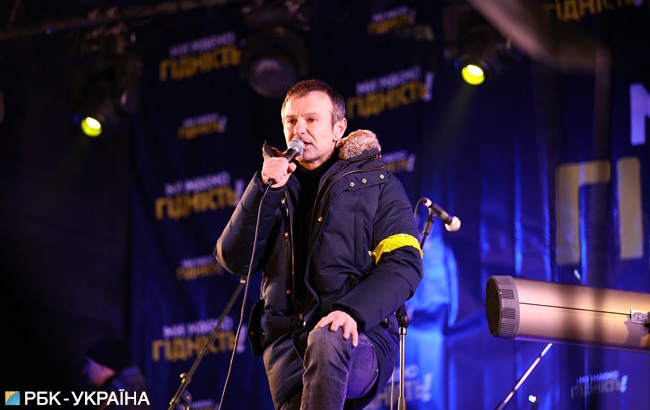 У Києві на Майдані проходить багатотисячне віче: перші фото і відео