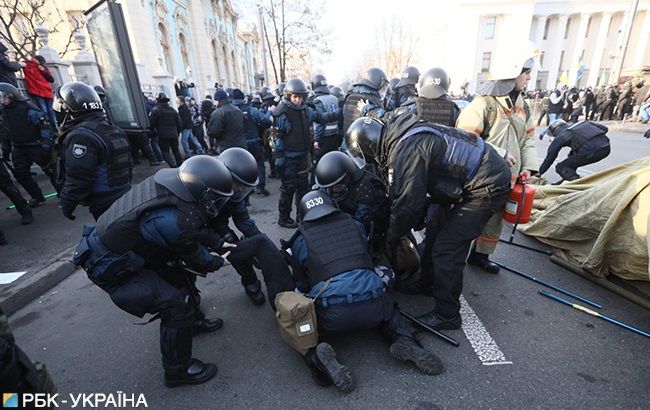 В Киеве на Институтской умер участник акции протеста: всплыли неожиданные детали