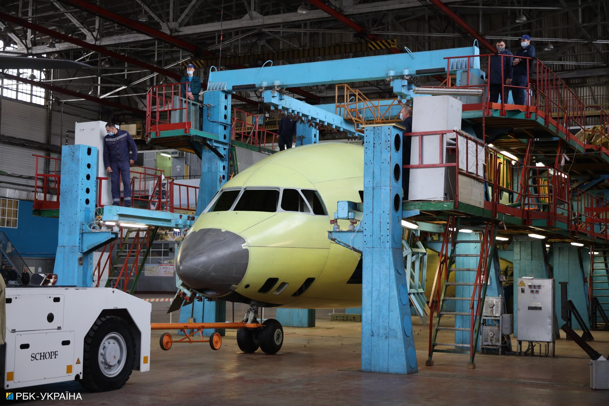 На "Антонове" начали сборку Ан-178 для армии. Уже сделали первый фюзеляж