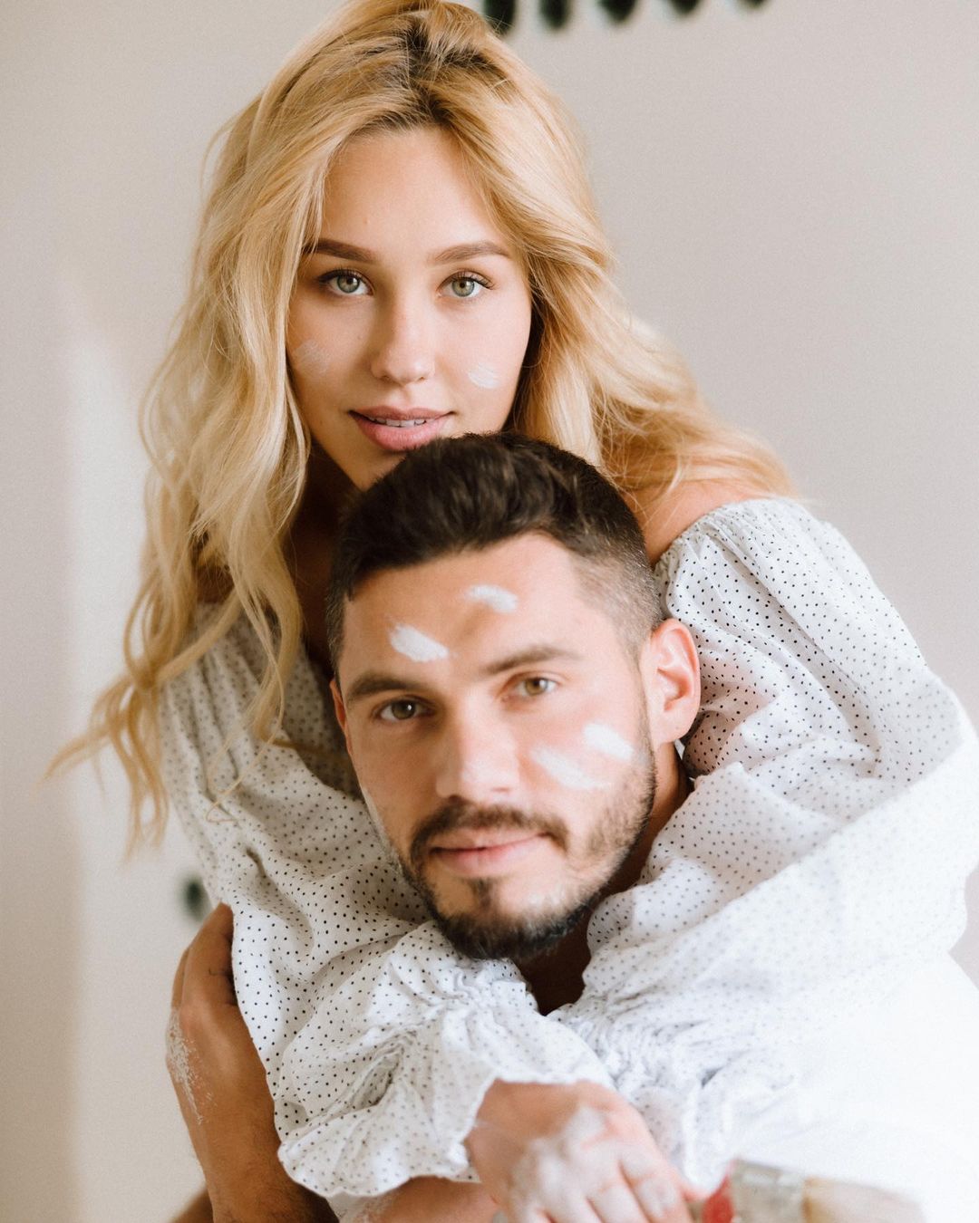 Квіткова і Добринін показали свій заміський будинок: "око смикається"