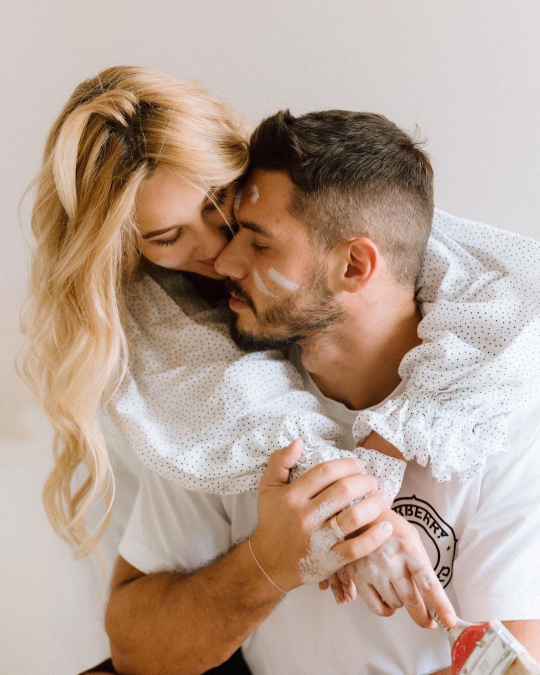 Квіткова і Добринін показали свій заміський будинок: "око смикається"