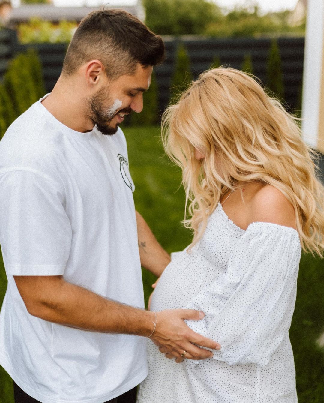 Квіткова і Добринін показали свій заміський будинок: "око смикається"