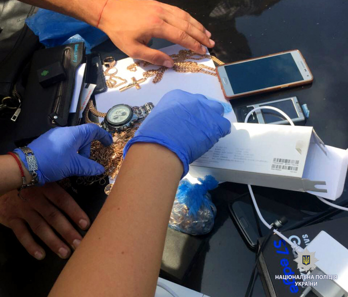 В Одесской области полиция задержала преступников, которые ограбили ювелирный магазин