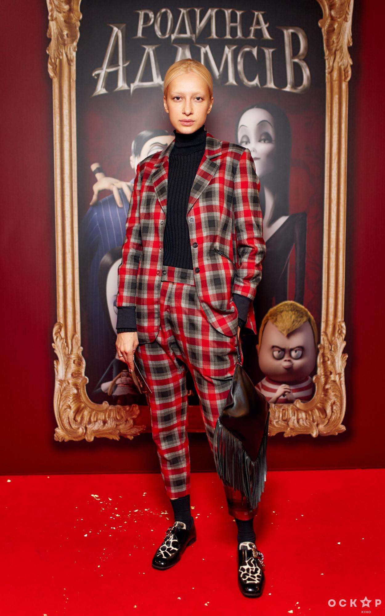 Осадча, Горбунов, Барбір та інші зірки галапрем'єри мультфільму "Родина Адамсів""