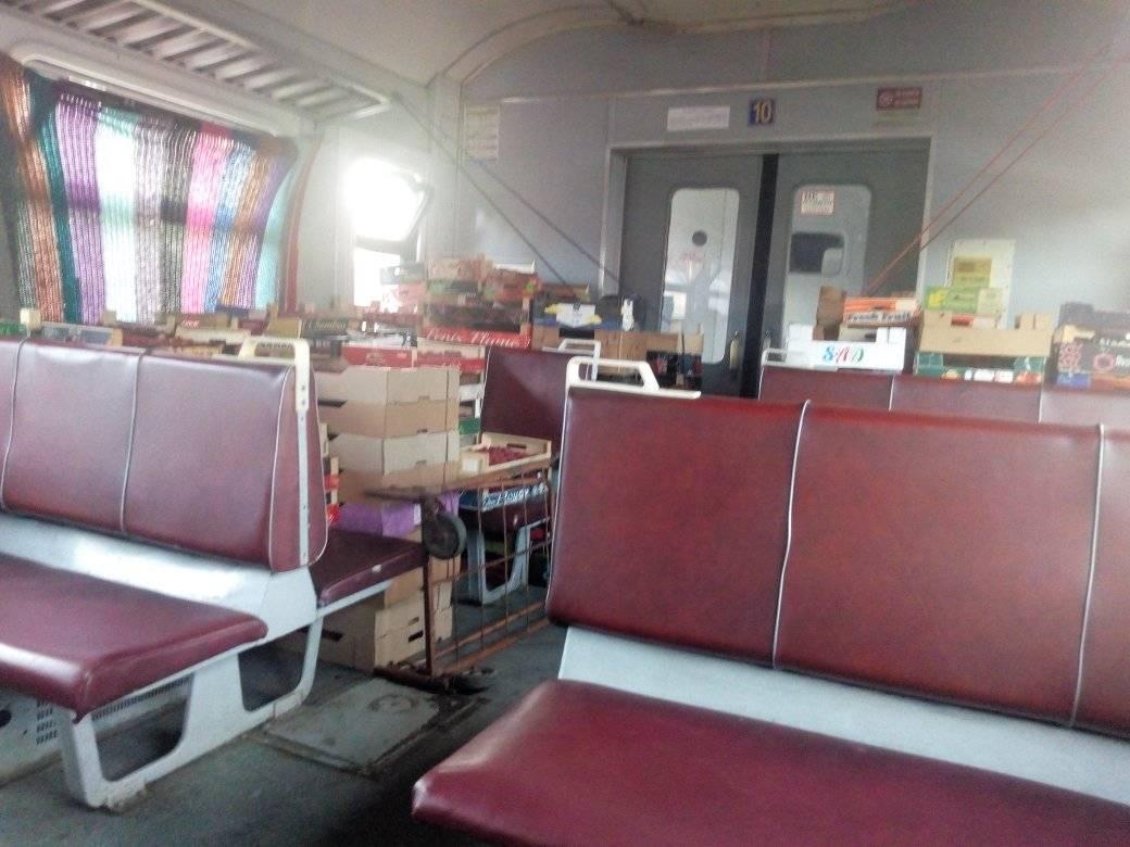 "Торгаши" превратили электричку на Одессу в базар: "это по льготе?"