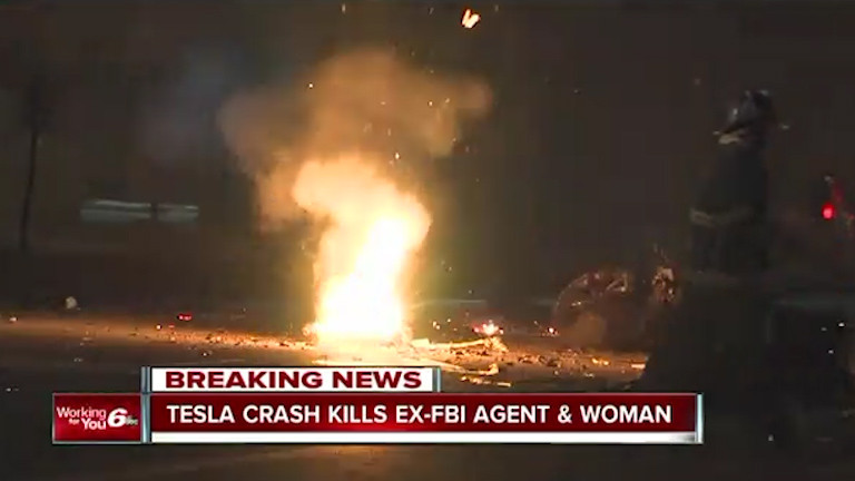В США в результате взрыва автомобиля Tesla погибли два человека