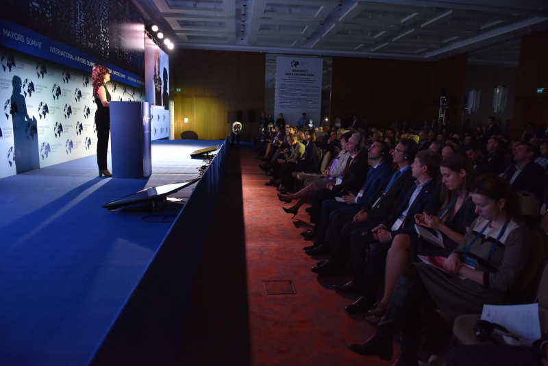 В Киеве начался Международный саммит мэров