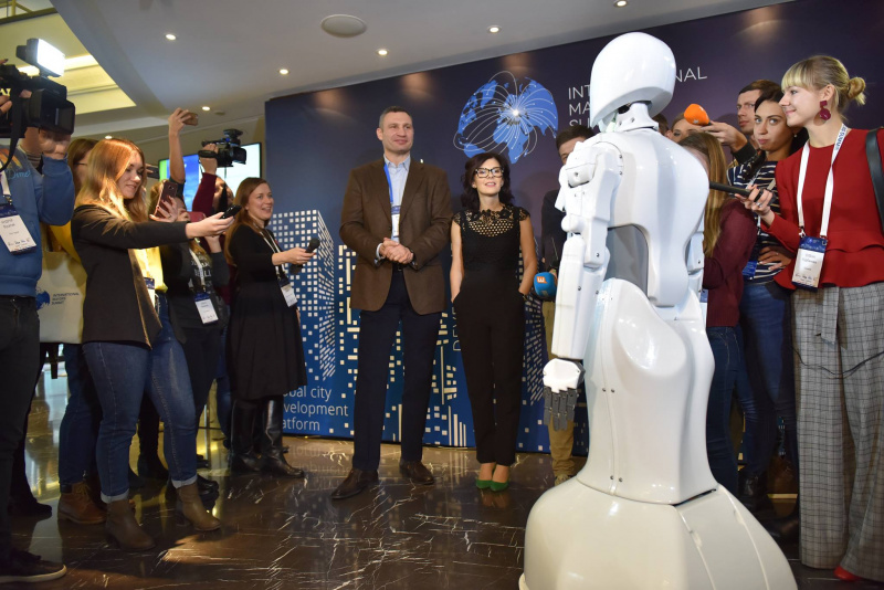 В Киеве начался Международный саммит мэров