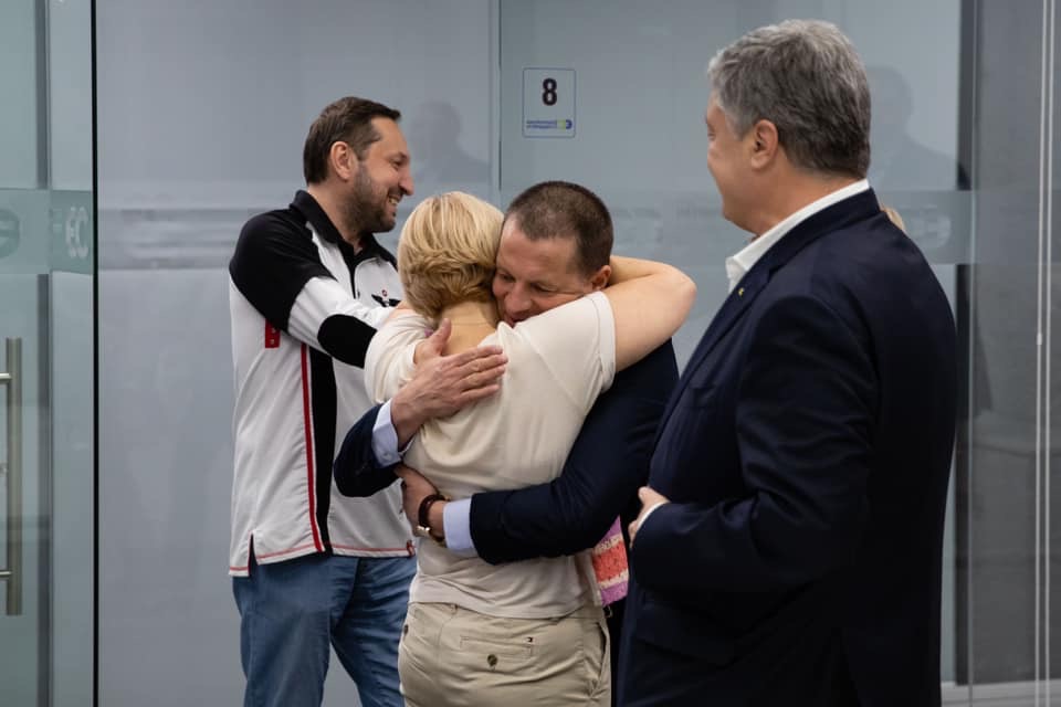 Порошенко привітав з днем народження політв'язня Сущенко