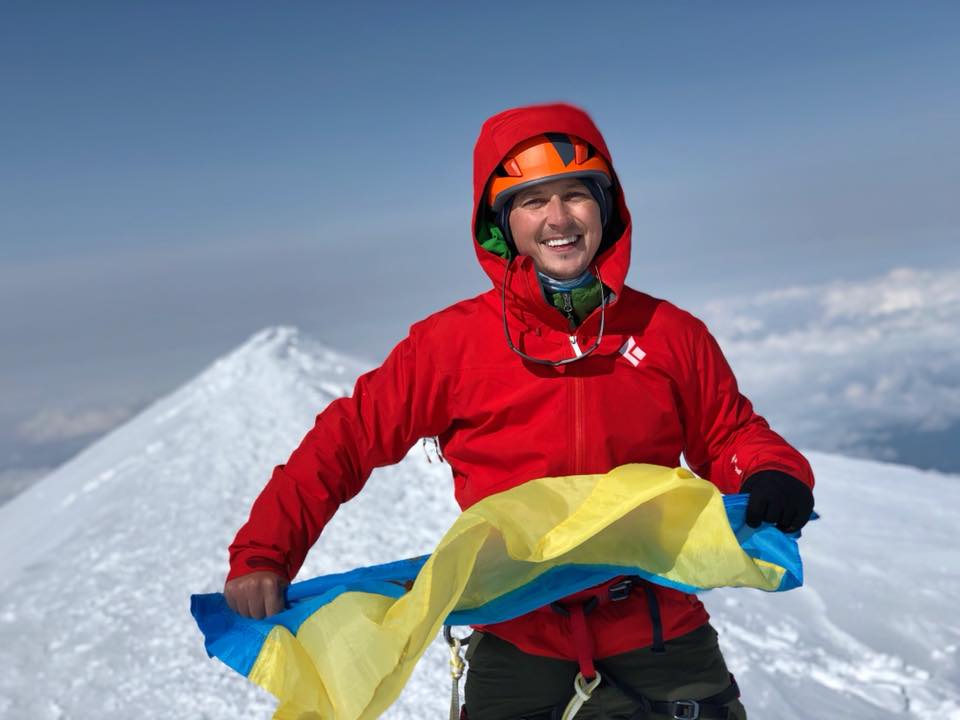 "Неймовірне випробування": український шоумен підкорив найвищу точку Європи