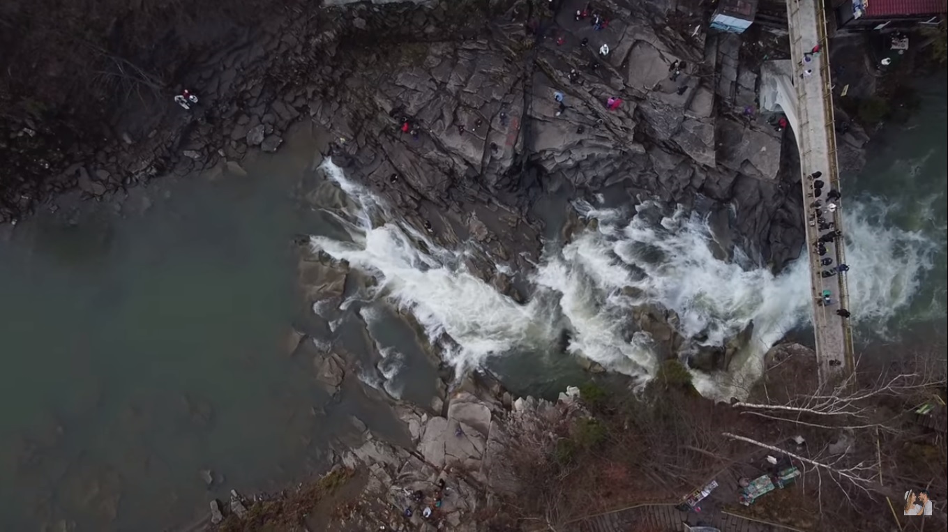 Найстаріший віадук і "оленяча терапія": найкращі місця поруч з Буковелем в одному відео