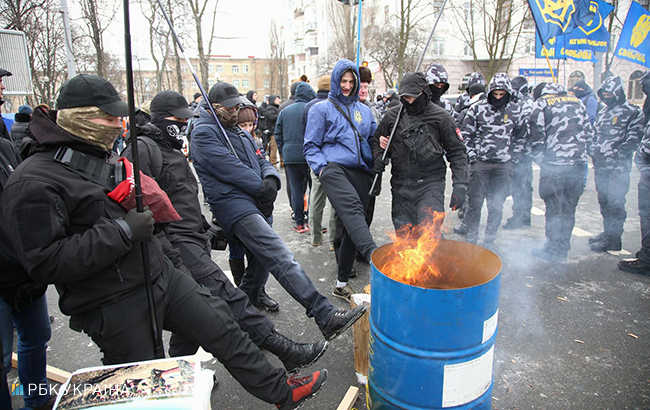 Выборы президента РФ: в Киеве перекрыли Воздухофлотский проспект